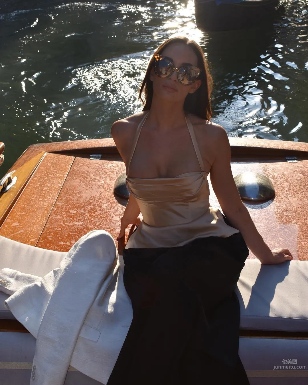 英國辣模Rosie Roff 遊走于尺度邊緣的性感照 26