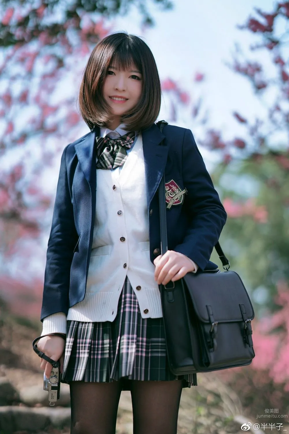 Ban Banzi: Cos photo 24