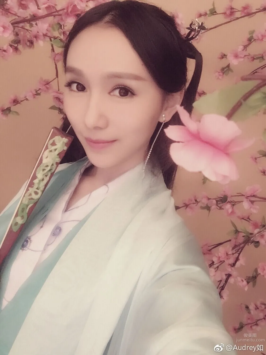 Classical Beauty Audrey Ru, Elegant Bearing Across Ten Miles of Peach Blossoms photo 26