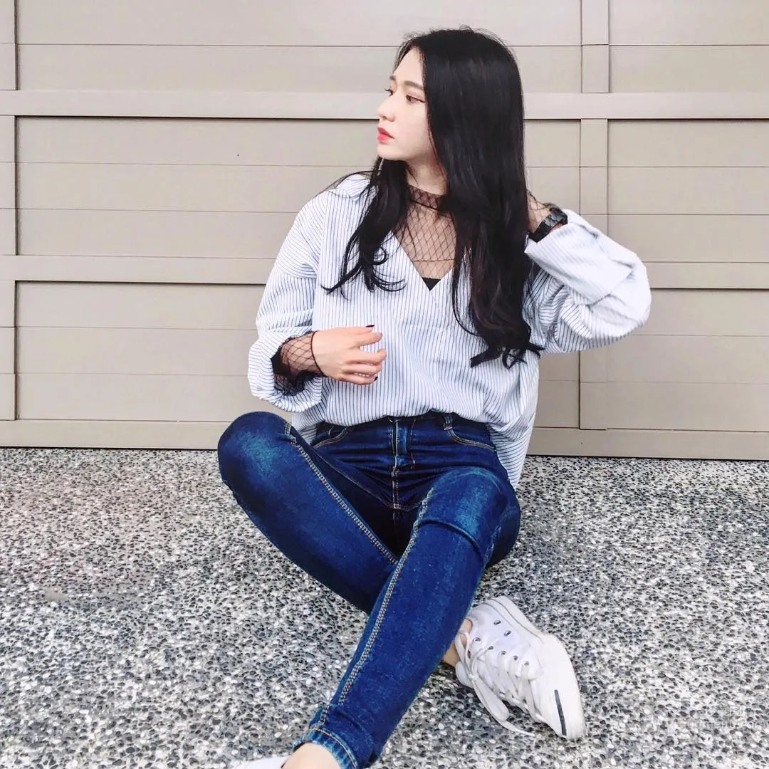 Super Cute Pure Beauty Xu Wenyu, Innocent Charming Smile Most Eye-Catching photo 13