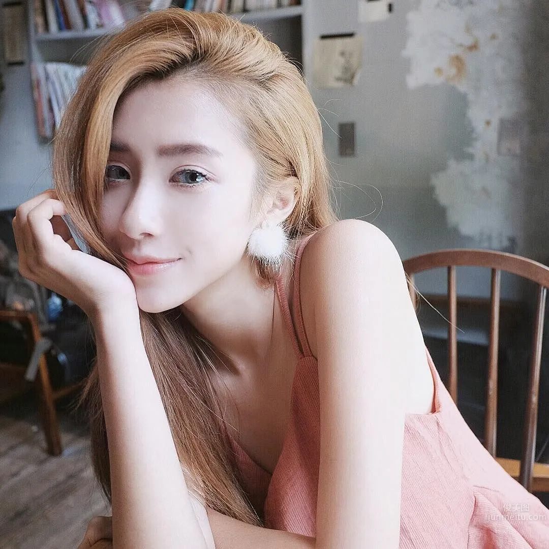 長腿正妹呂妍芯 身材出衆氣質迷人 26