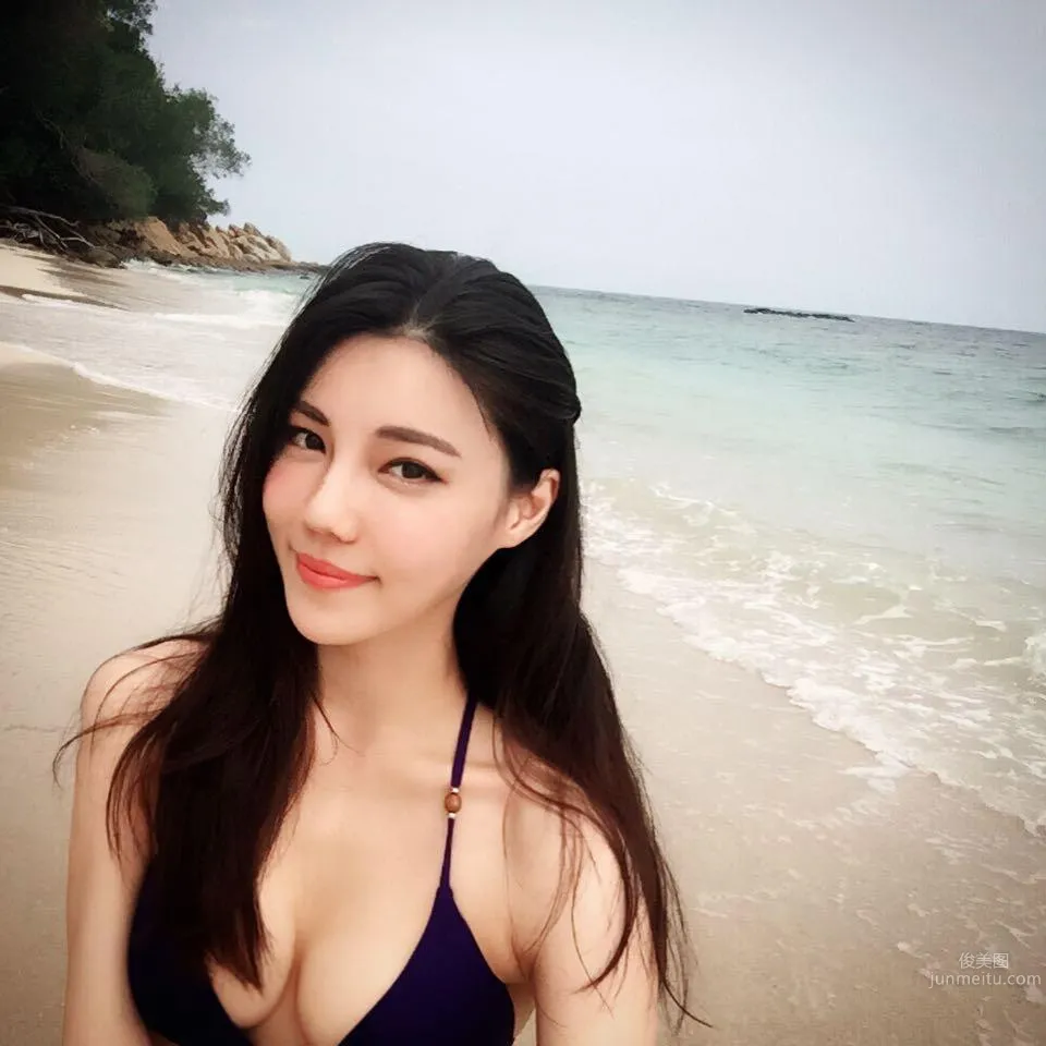 China Airlines Flight Attendant Livia Rong, Elegant Beauty Super Eye-Catching photo 1