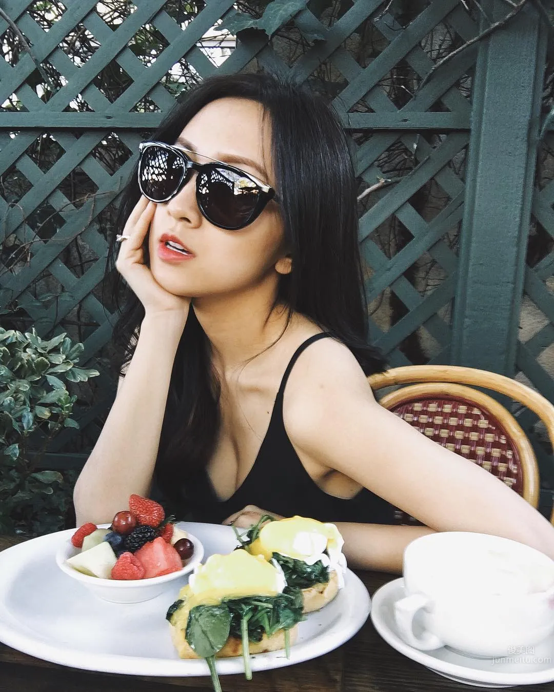 Vietnamese Mature Woman Jessie Luong: A Beauty with Off-the-Charts Cool Elegance photo 7