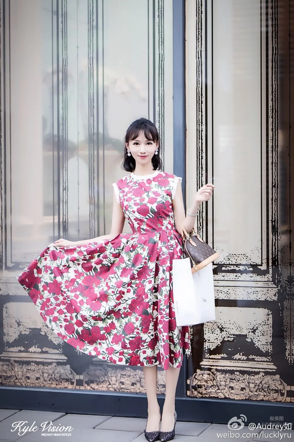 Elegant Beauty Audrey Ru, Fresh Street Snap and Beautiful Home photo 15