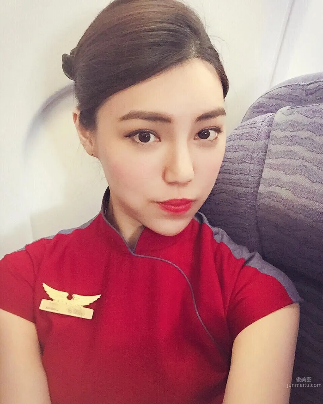 China Airlines Flight Attendant Livia Rong, Elegant Beauty Super Eye-Catching photo 23