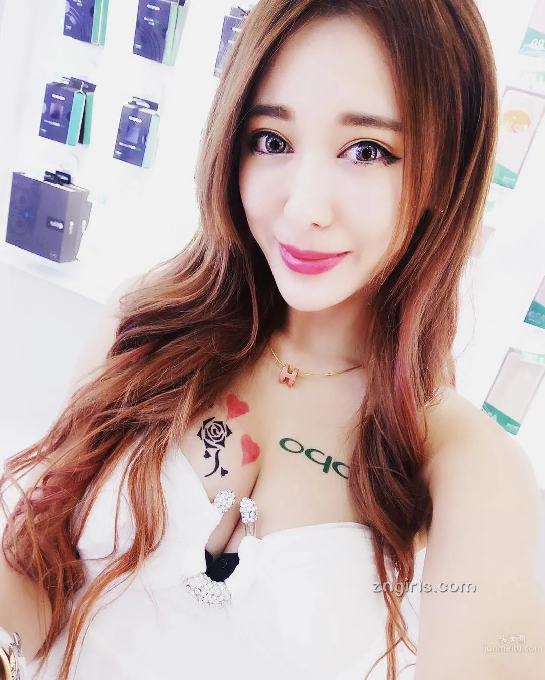 台灣正妹愛佳奈 超甜美娃娃音34D好身材 6