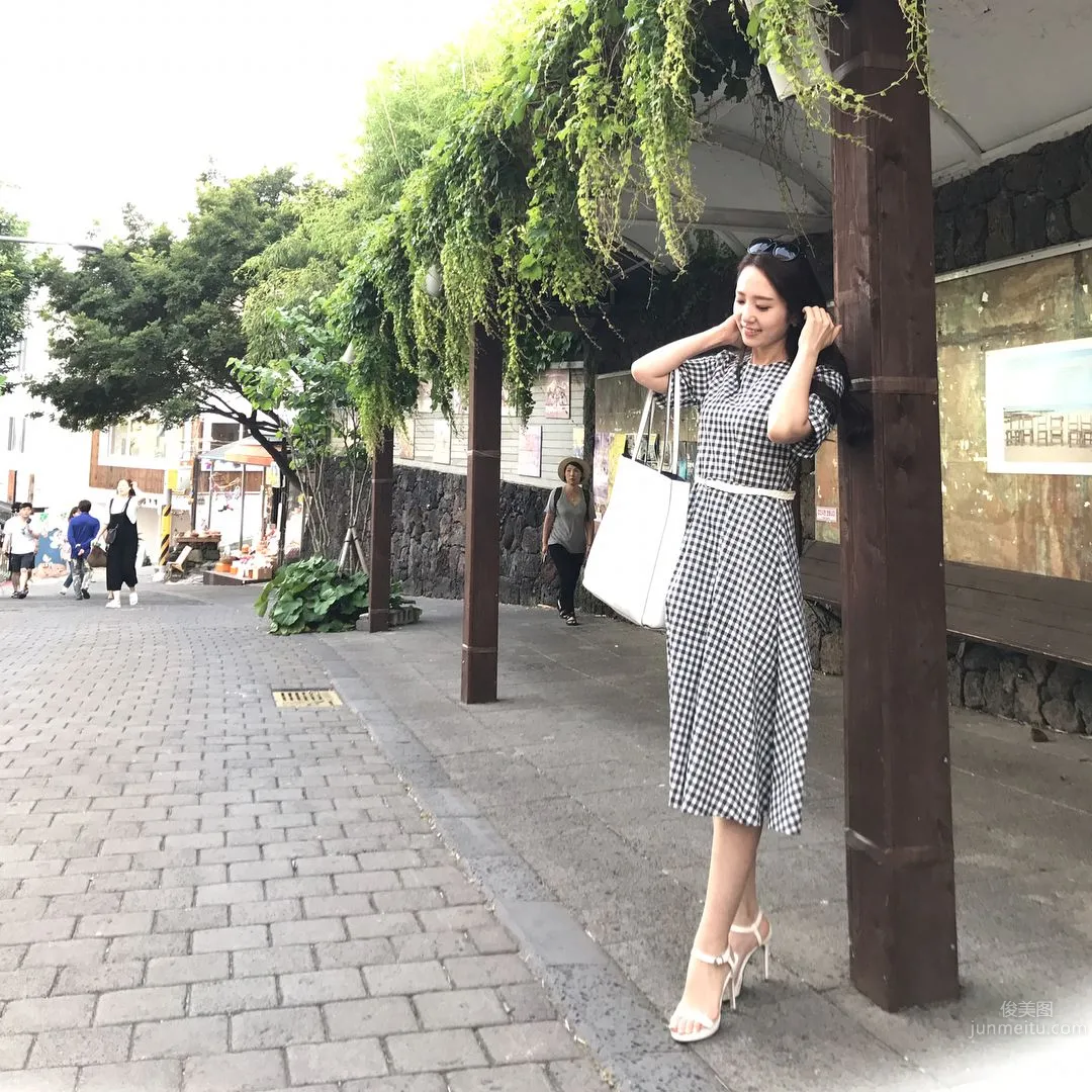 體育美女播報員鄭珠姬 氣質高雅身材高挑 9
