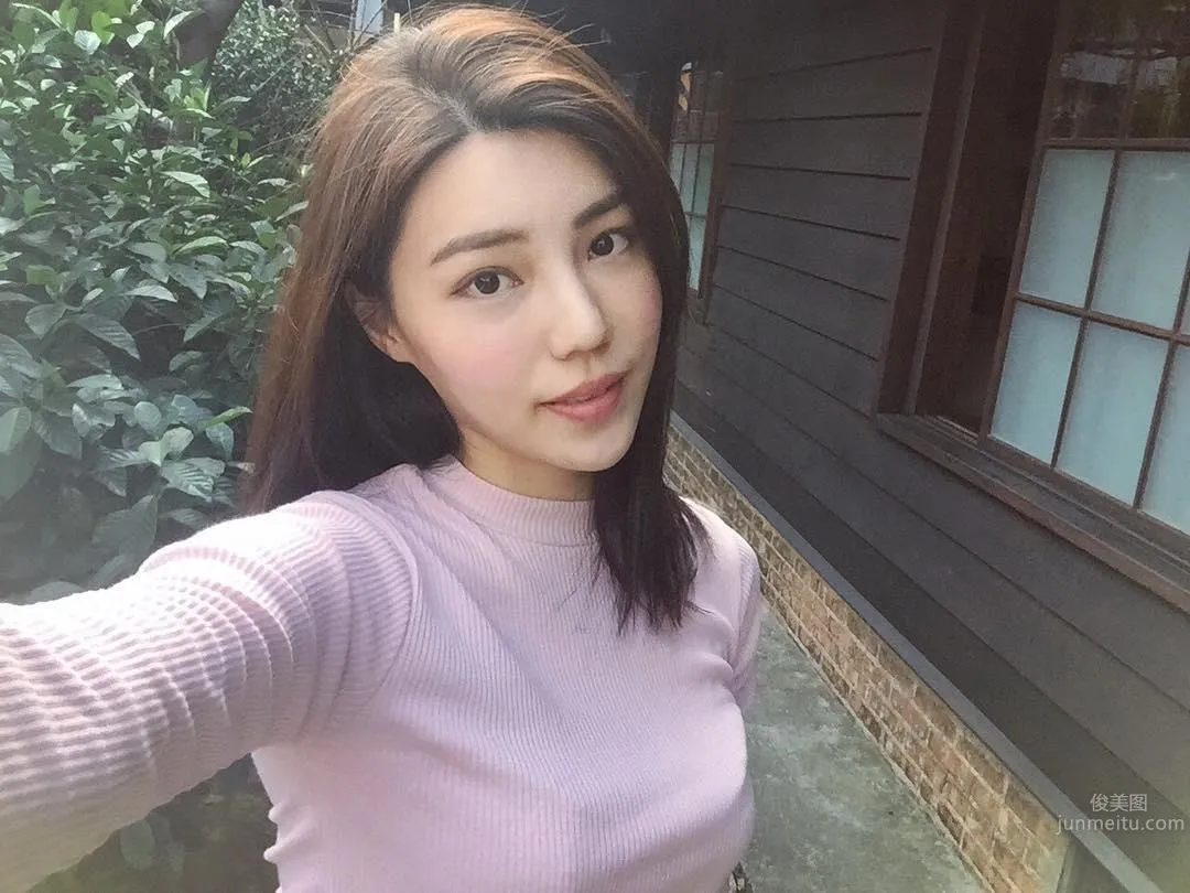 China Airlines Flight Attendant Livia Rong, Elegant Beauty Super Eye-Catching photo 18
