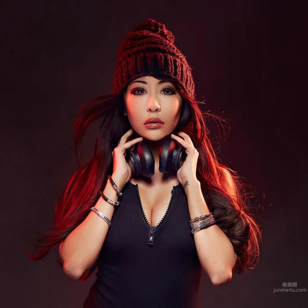 狮子城DJ美女Tenashar性感私房照_10