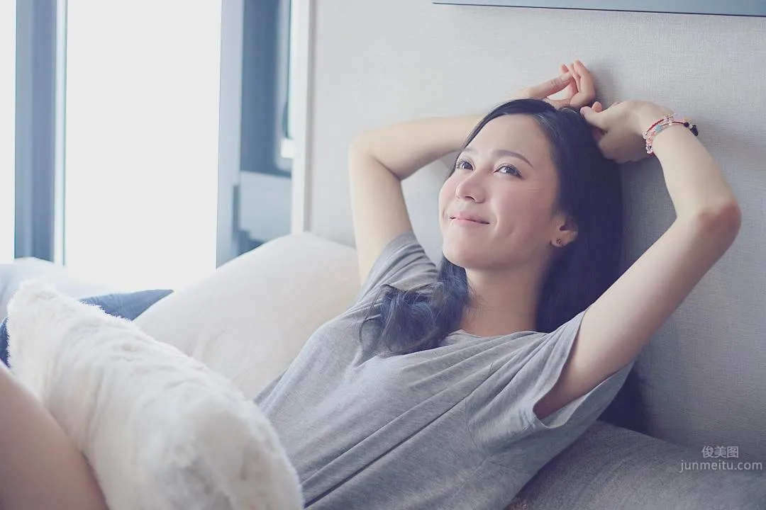 Hong Kong Model Zhang Xinxin Eye-Catching Street Photos photo 16
