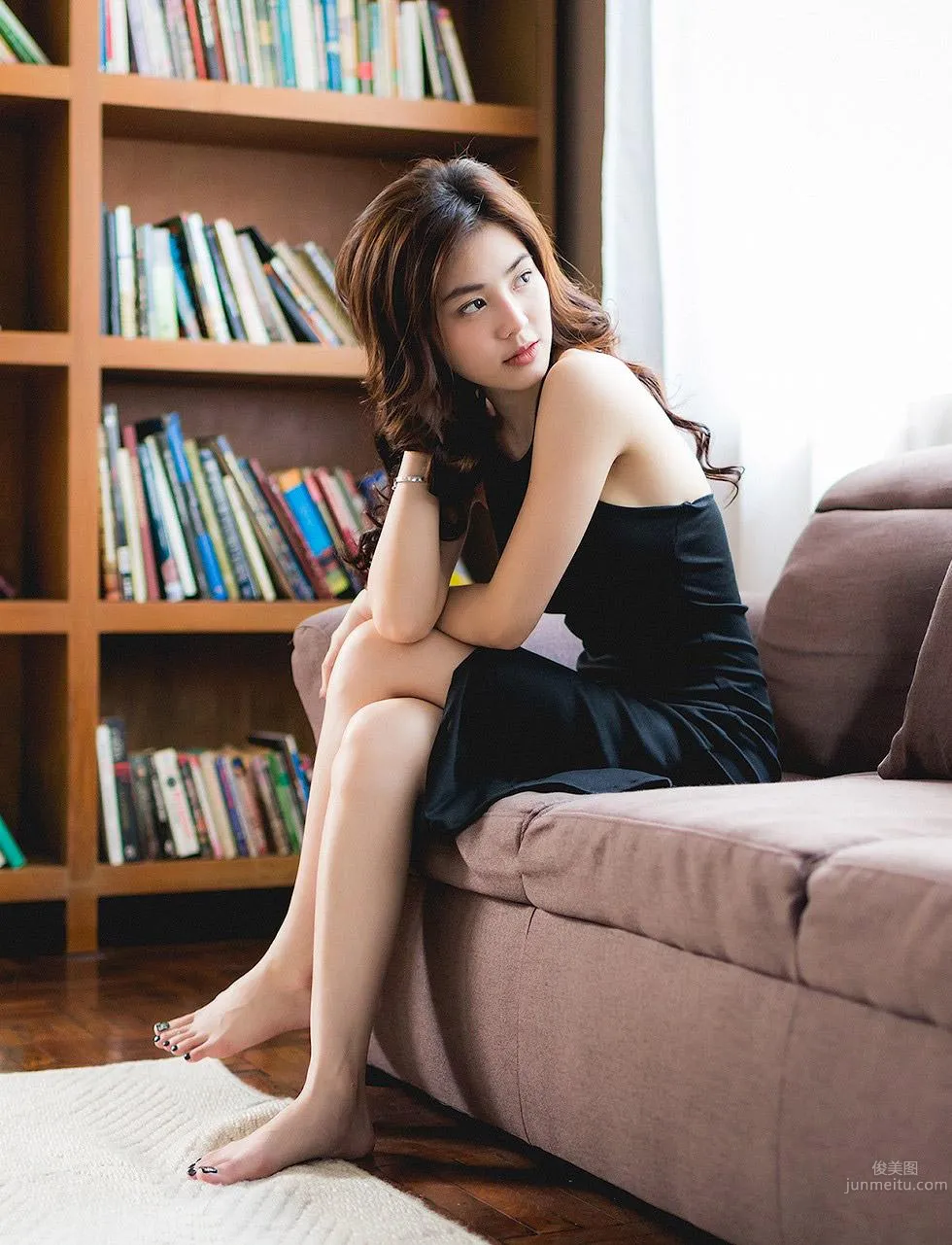 泰國女神Tadshanok Chulanond家居唯美系寫真 23