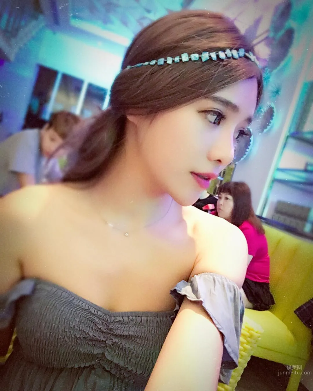 Candy Liu: Candy photo 18
