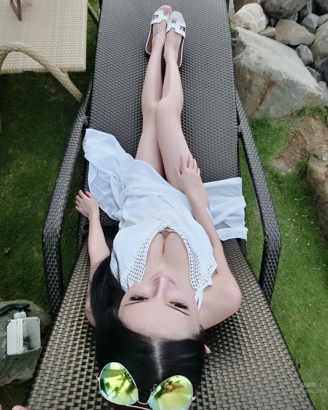 爆炸級的好身材！妹子「雷娜」成為海邊最美風景 14