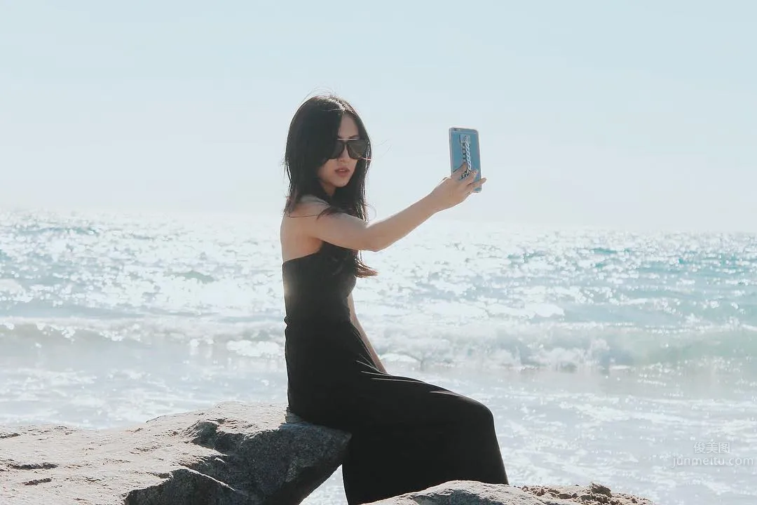 Vietnamese Mature Woman Jessie Luong: A Beauty with Off-the-Charts Cool Elegance photo 13