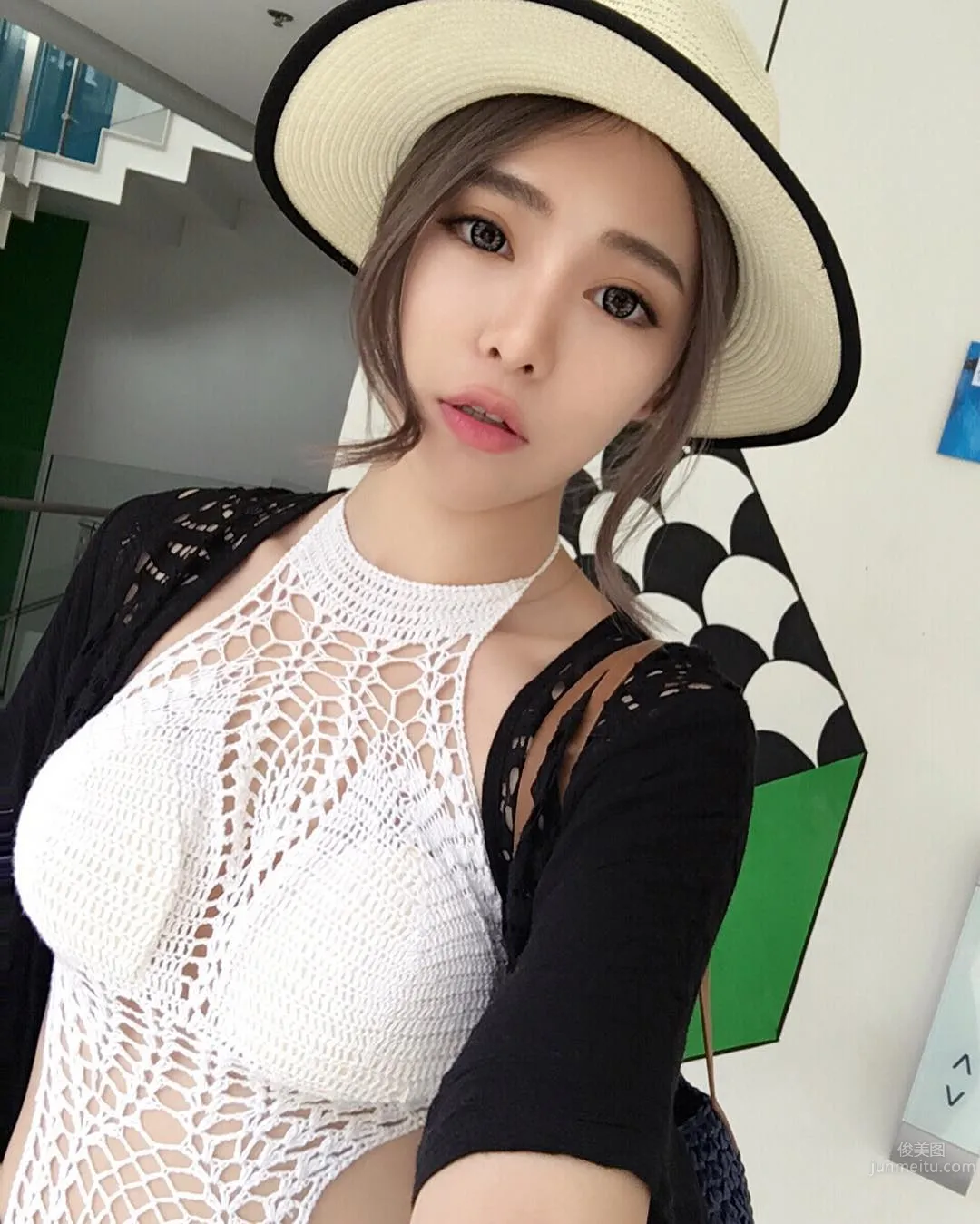 Candy Liu: Candy photo 21