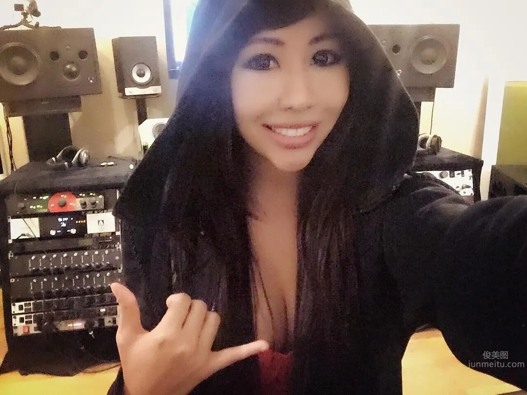 狮子城DJ美女Tenashar性感私房照_8