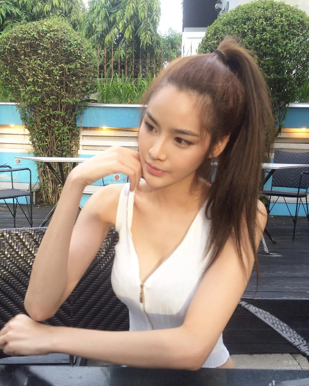 夏天好熱！泰國清新正妹Damiya Dada露蜜大腿+深V 8