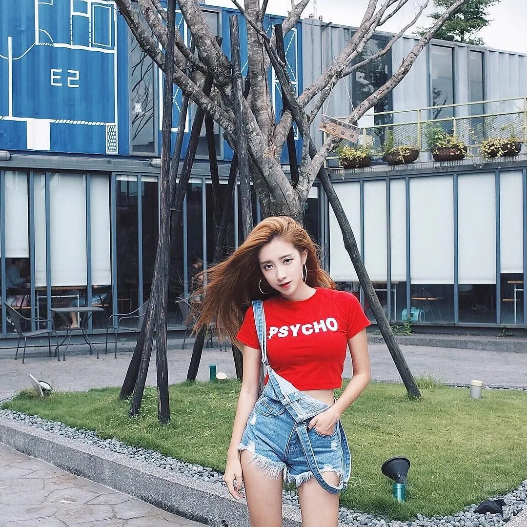 長腿正妹呂妍芯 身材出衆氣質迷人 30