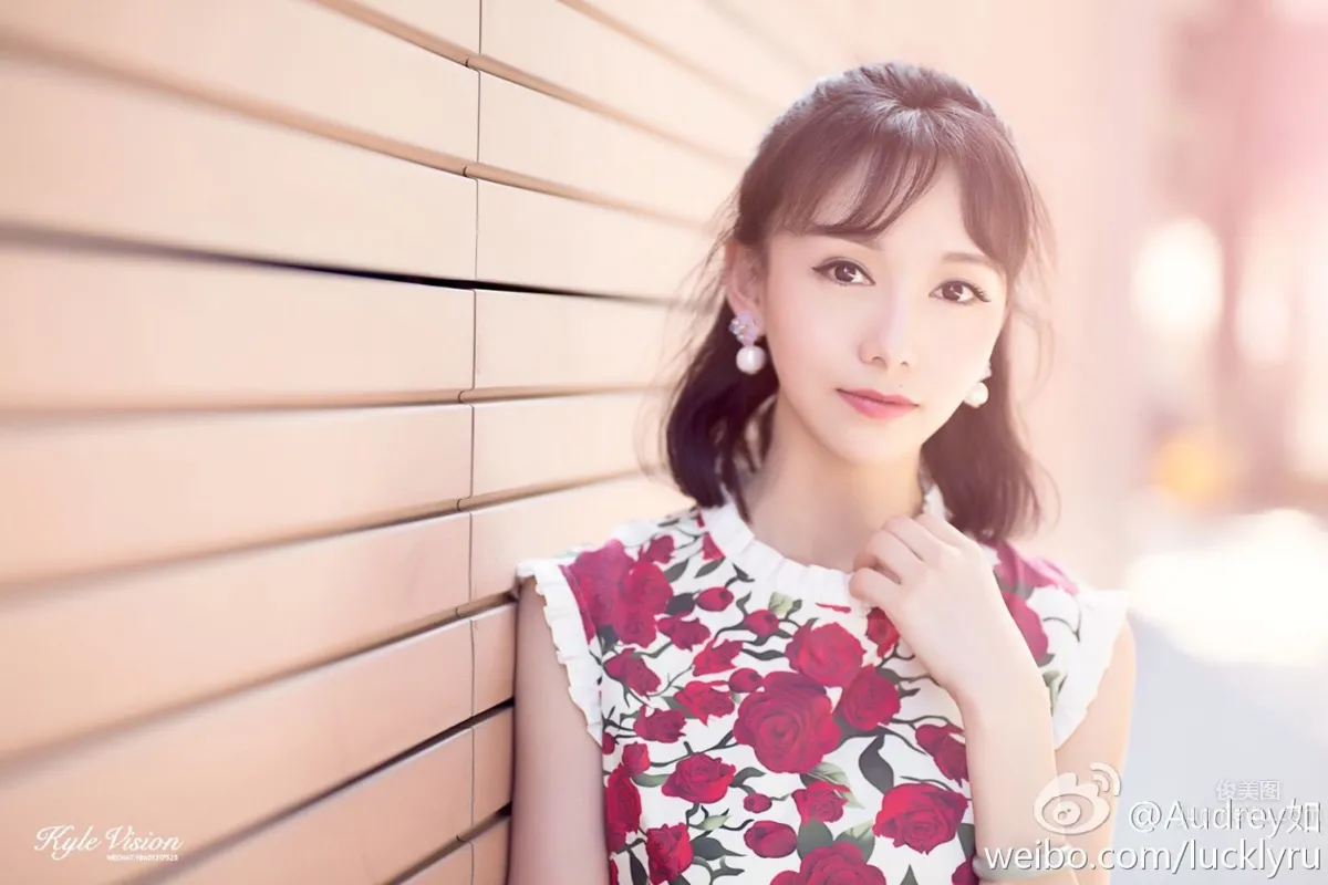 Elegant Beauty Audrey Ru, Fresh Street Snap and Beautiful Home photo 18