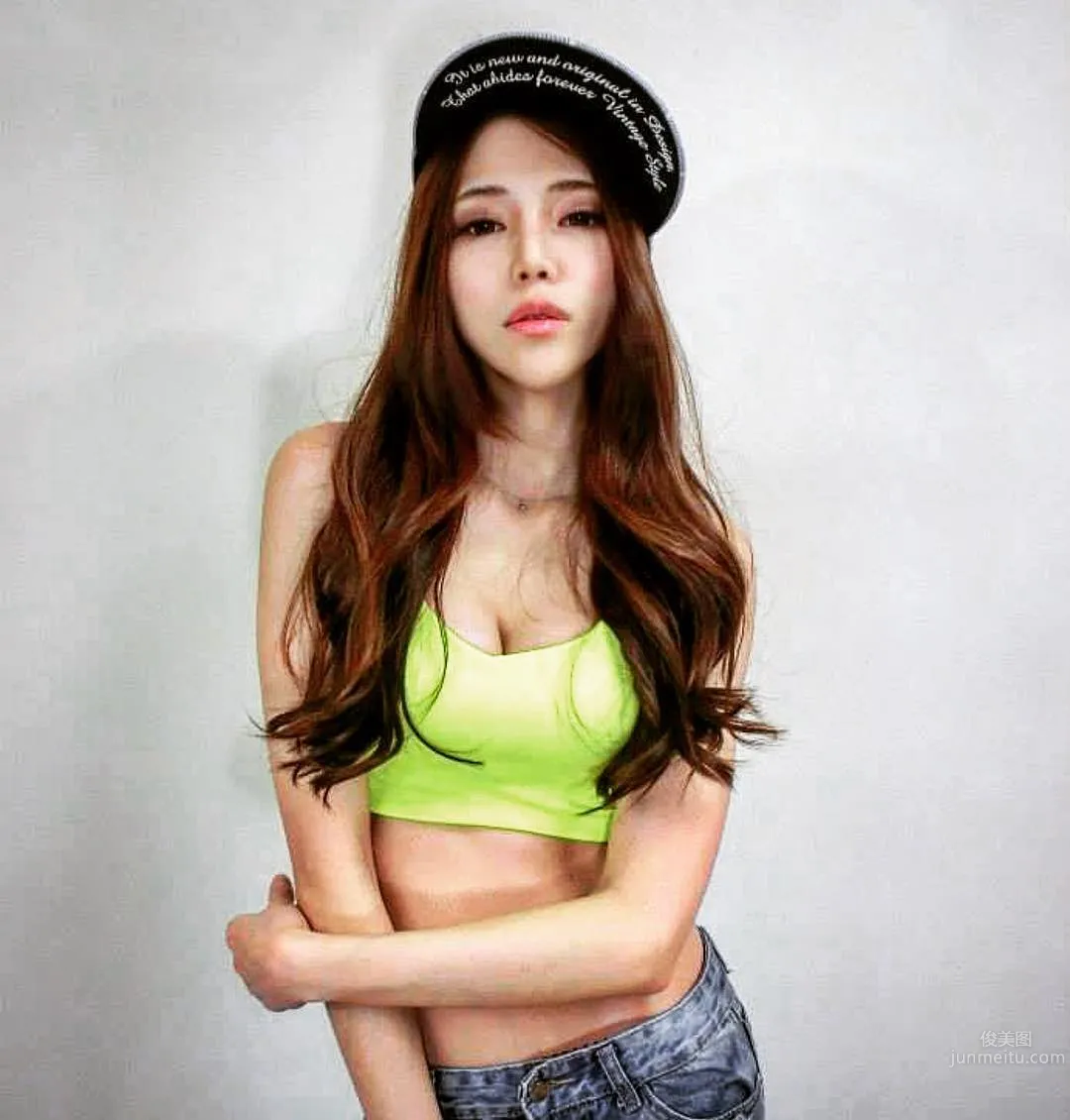 Candy Liu: Candy photo 35