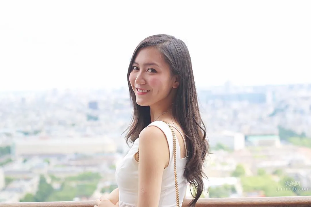 Hong Kong Model Zhang Xinxin Eye-Catching Street Photos photo 6