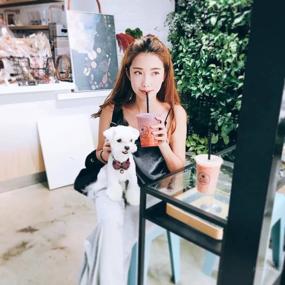 長腿正妹呂妍芯 身材出衆氣質迷人 13