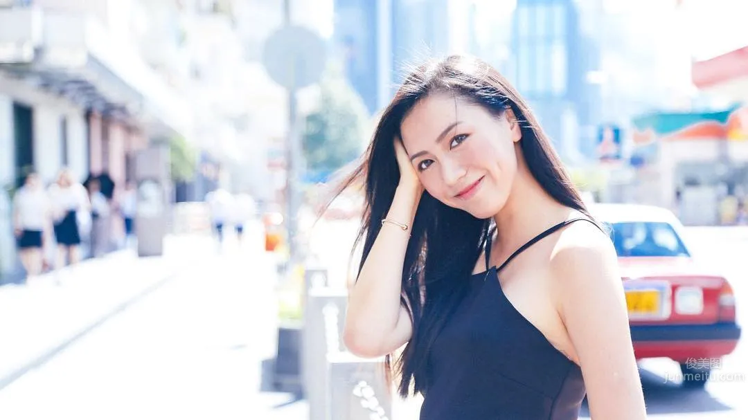 Hong Kong Model Zhang Xinxin Eye-Catching Street Photos photo 5