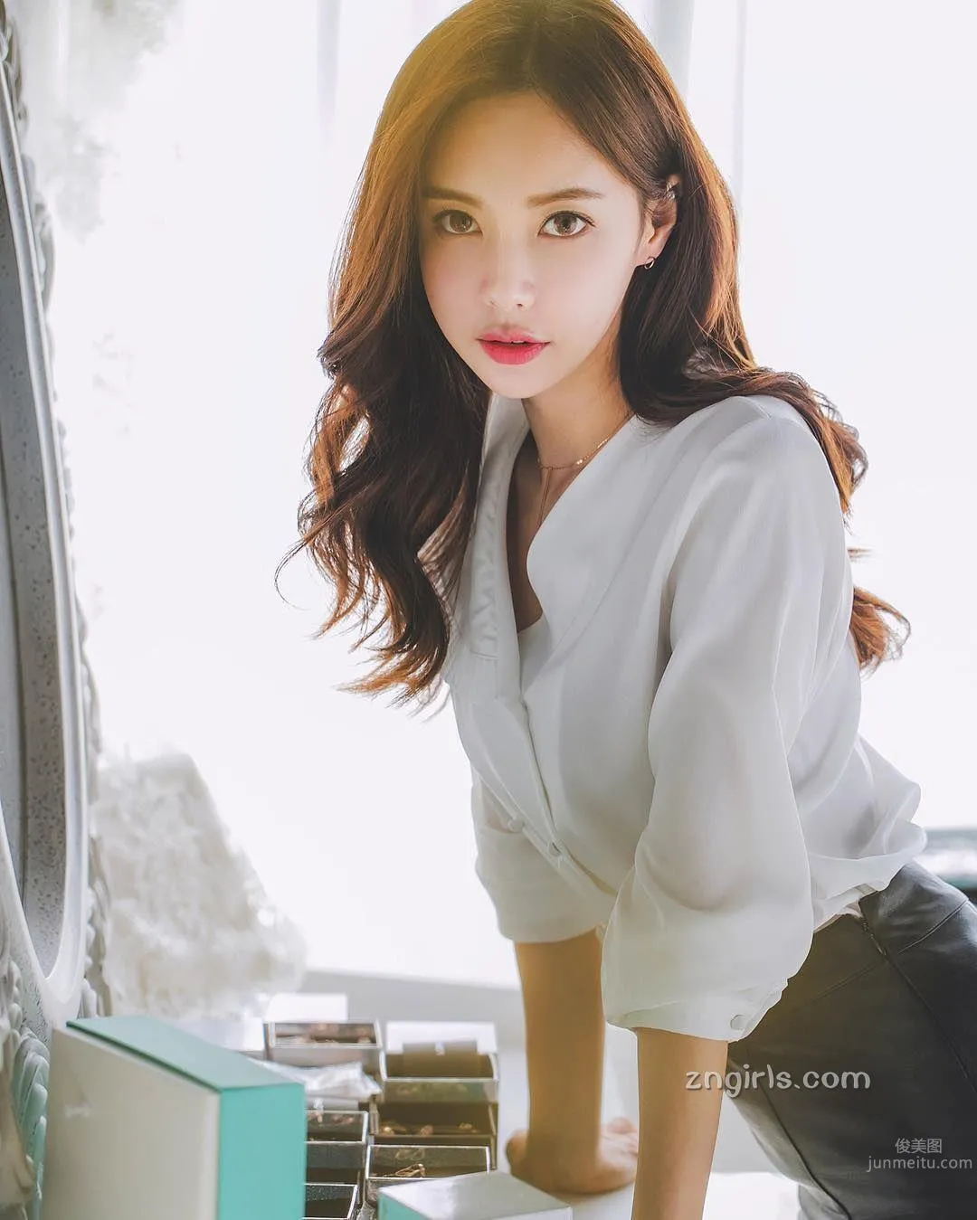 Korean Online Shop Model Hyemi Elegant and Mature Charm photo 6