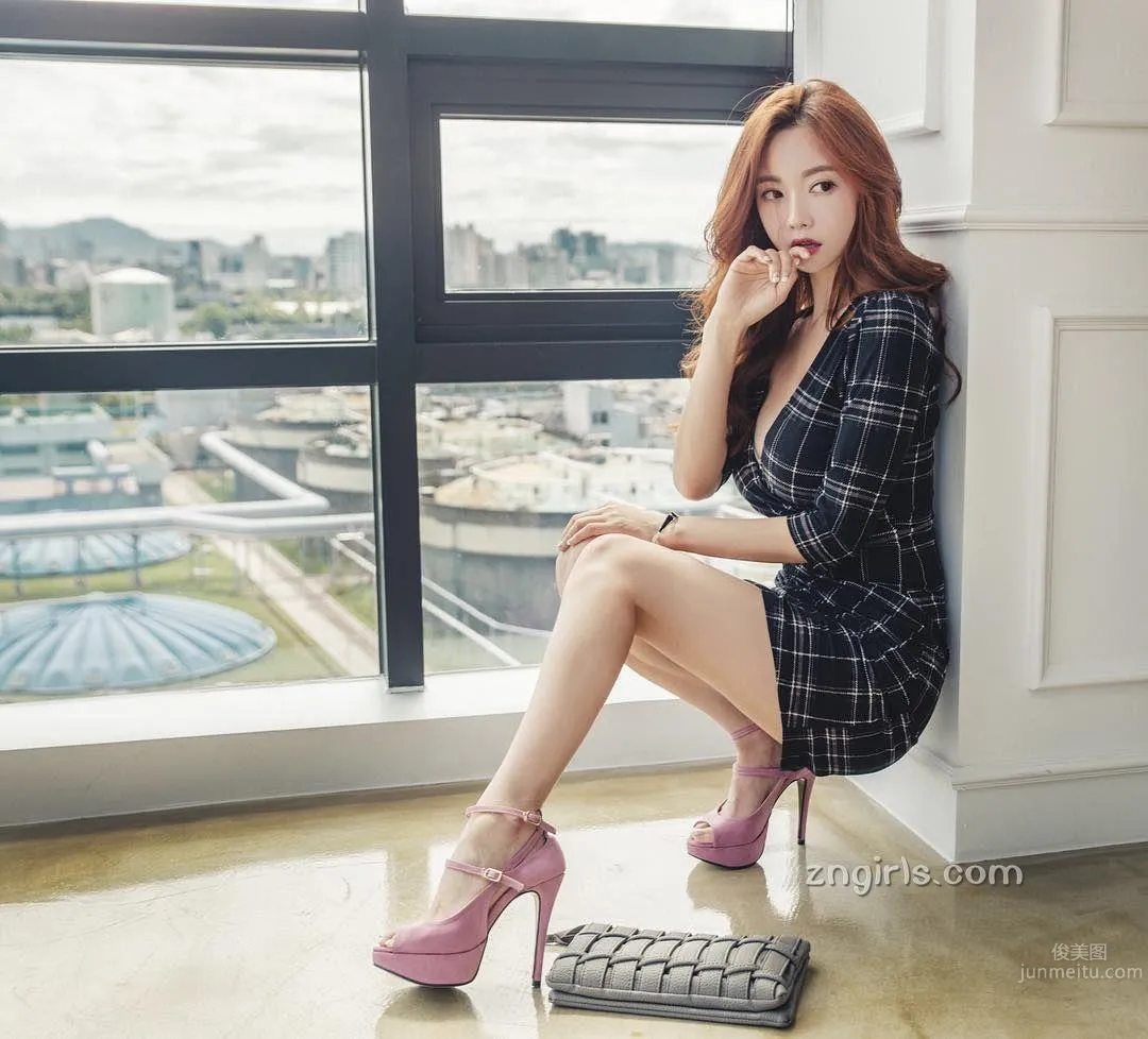 Korean Online Shop Model Hyemi Elegant and Mature Charm photo 2