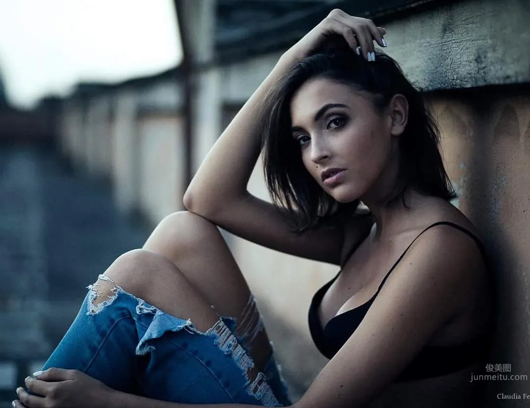 9頭身嫩模Erika Albonetti 意大利濃濃女人味 12