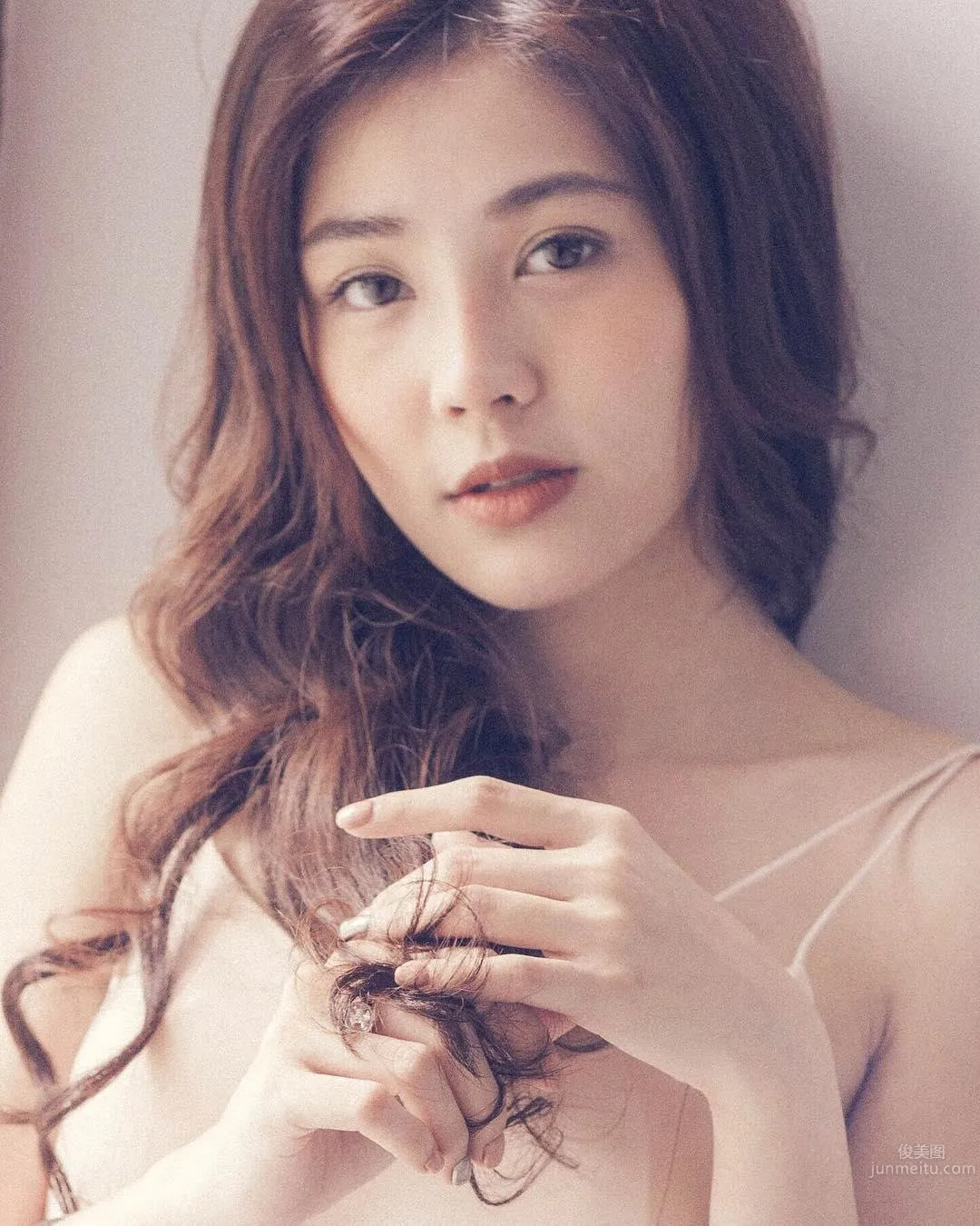 泰國女神Tadshanok Chulanond家居唯美系寫真 4