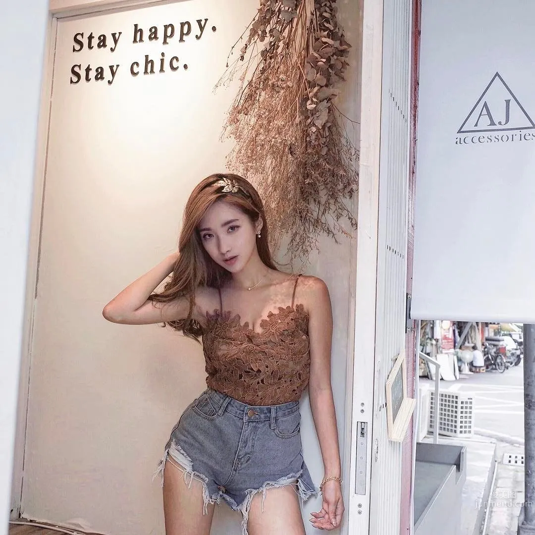 長腿正妹呂妍芯 身材出衆氣質迷人 16