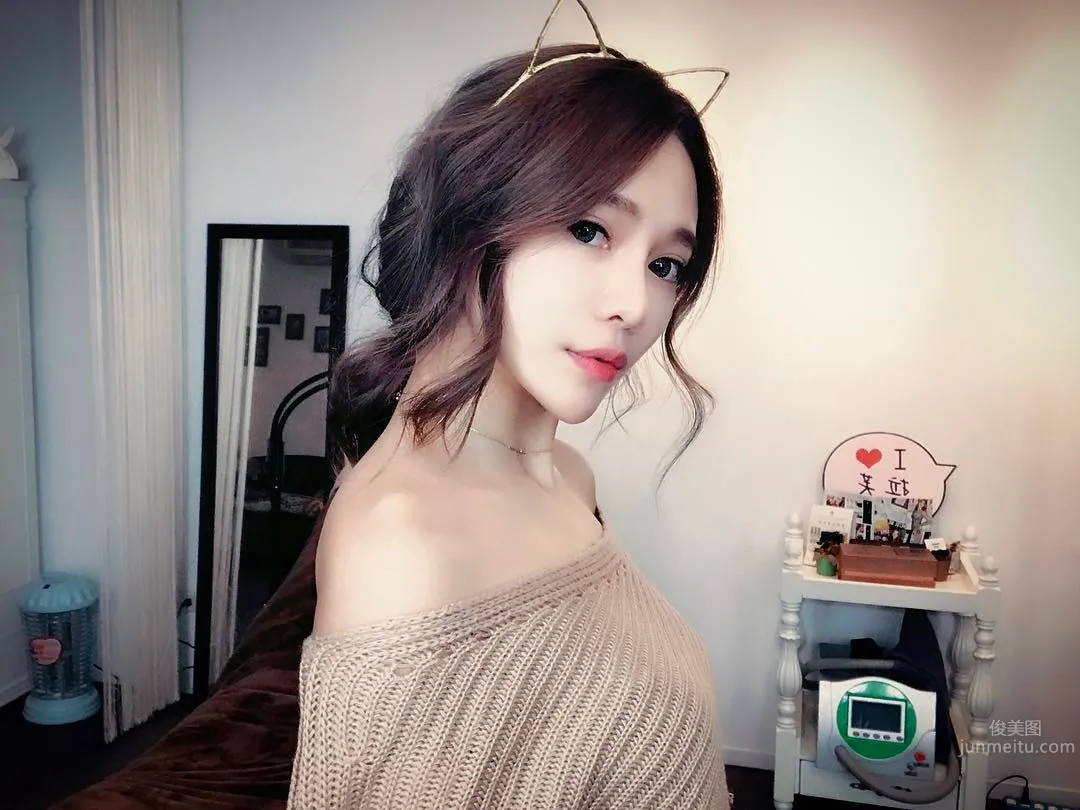 Candy Liu: Candy photo 34