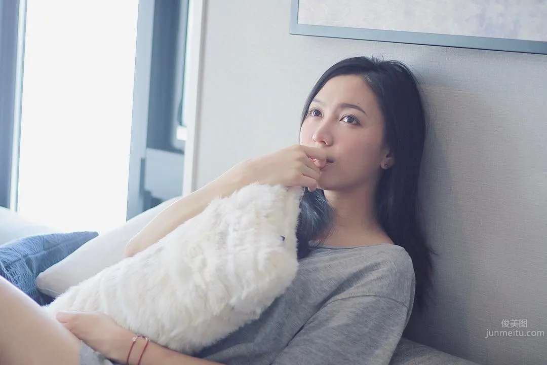 Hong Kong Model Zhang Xinxin Eye-Catching Street Photos photo 15