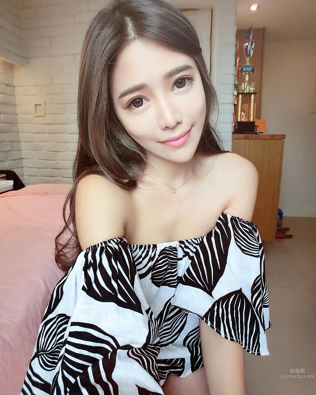 Candy Liu: Candy photo 11