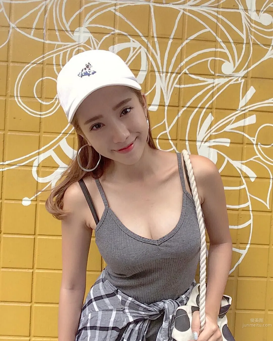 長腿正妹呂妍芯 身材出衆氣質迷人 2