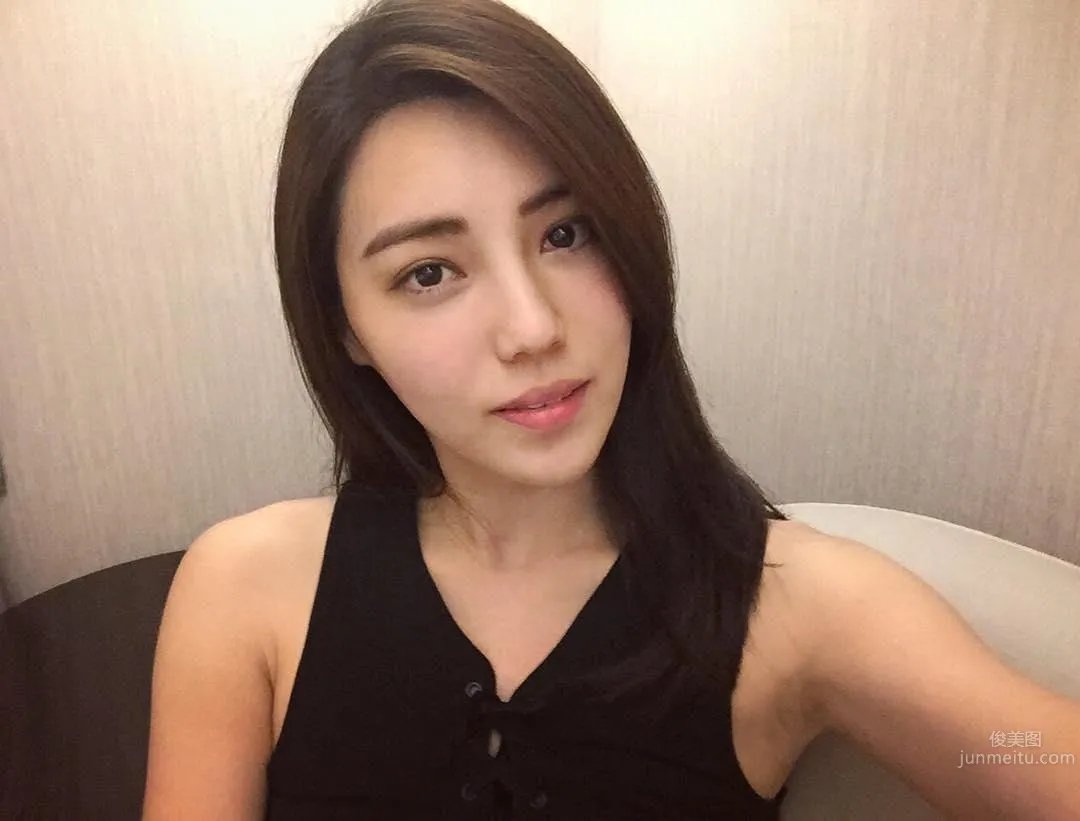 China Airlines Flight Attendant Livia Rong, Elegant Beauty Super Eye-Catching photo 21