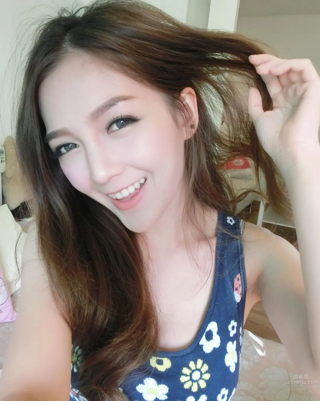 Thai Beauty Rossarin Sweet and Lovely, Super Hot Bikini Sparks Imagination photo 3