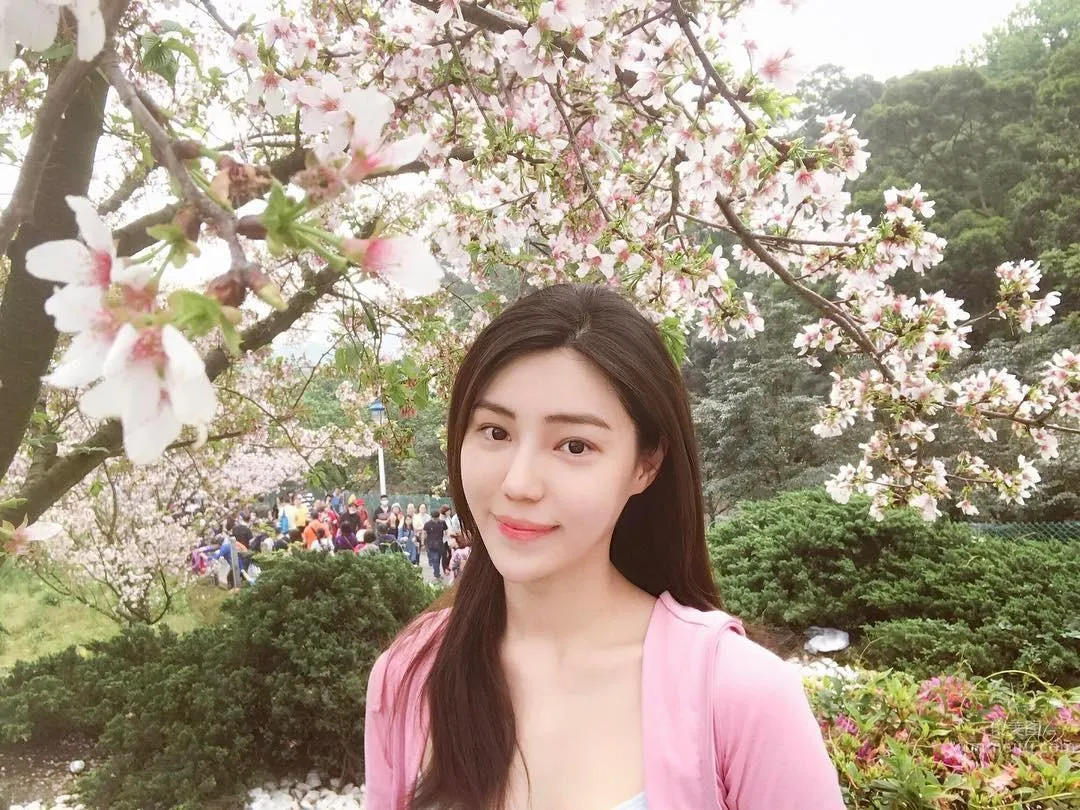 China Airlines Flight Attendant Livia Rong, Elegant Beauty Super Eye-Catching photo 28