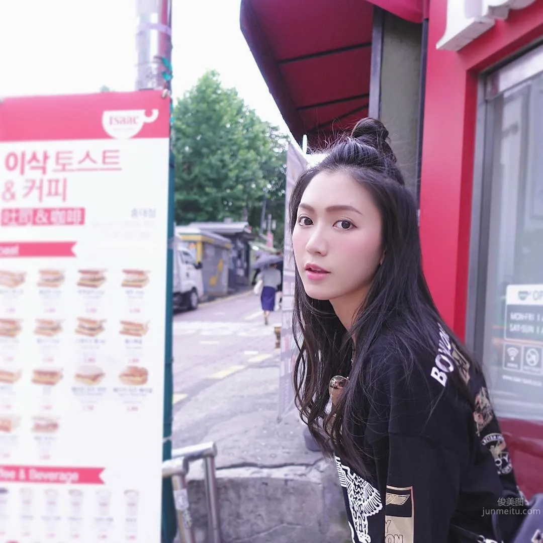Hong Kong Model Zhang Xinxin Eye-Catching Street Photos photo 28