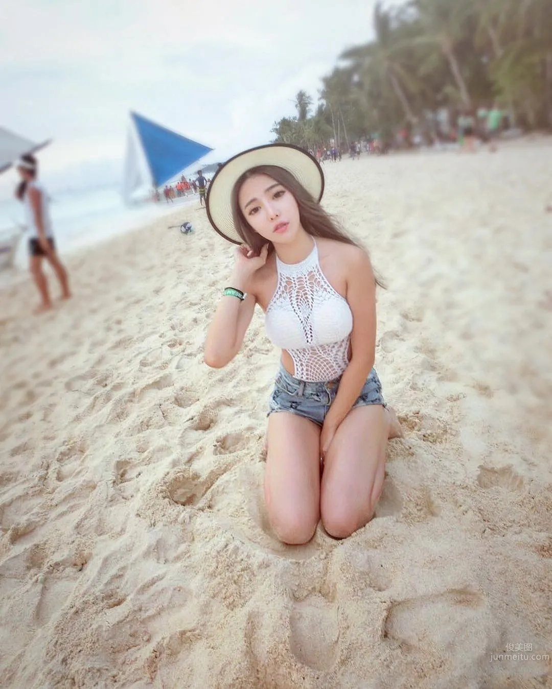 Candy Liu: Candy photo 29