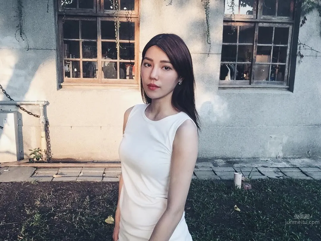 China Airlines Flight Attendant Livia Rong, Elegant Beauty Super Eye-Catching photo 15