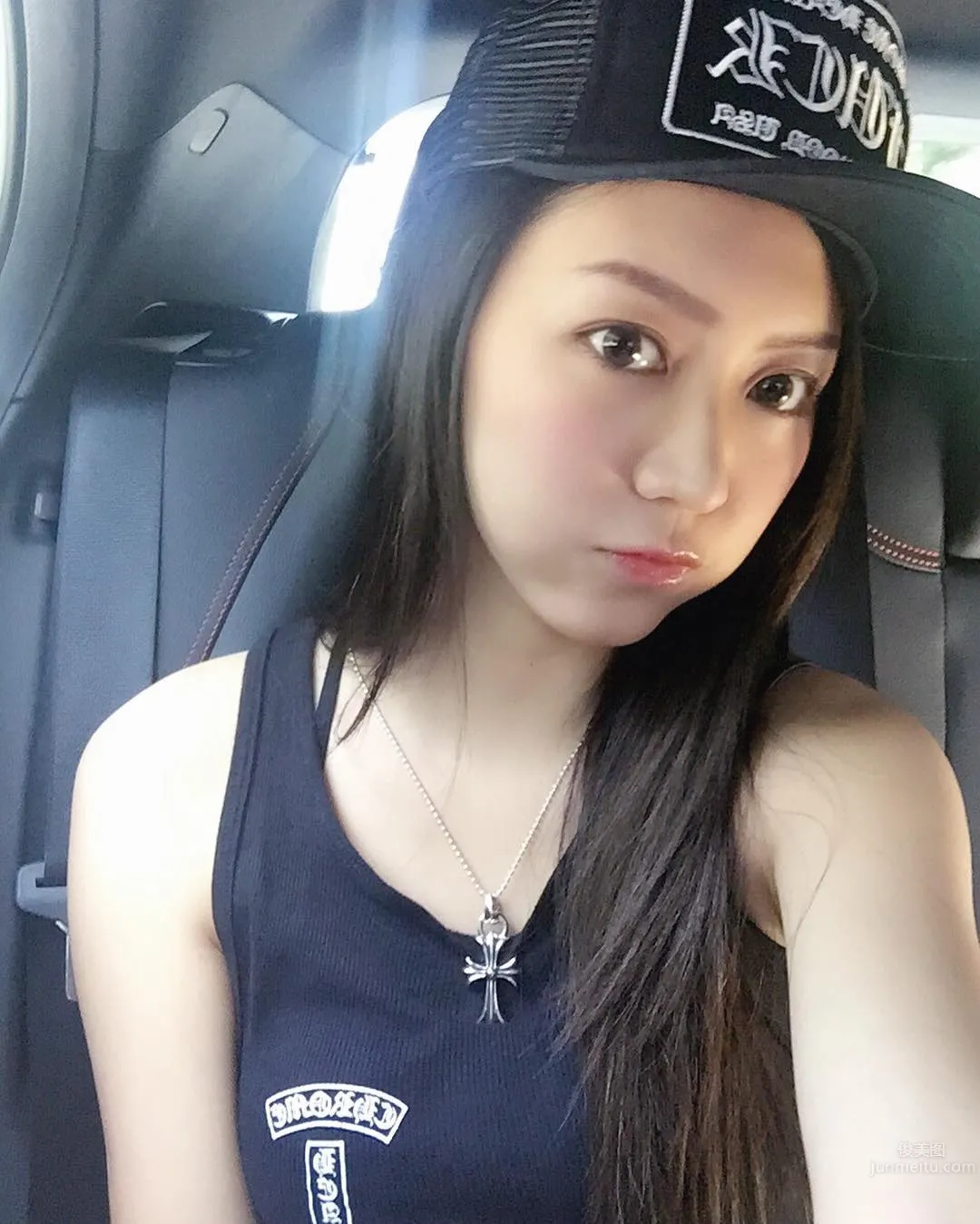 Hong Kong Model Zhang Xinxin Eye-Catching Street Photos photo 11