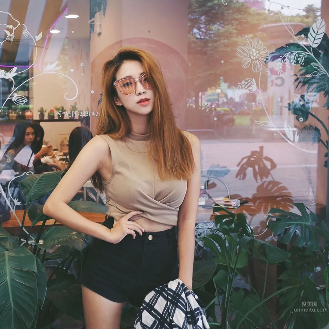 長腿正妹呂妍芯 身材出衆氣質迷人 17