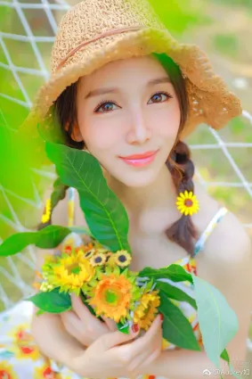 氣質美女Audrey如 清爽街拍唯美家居