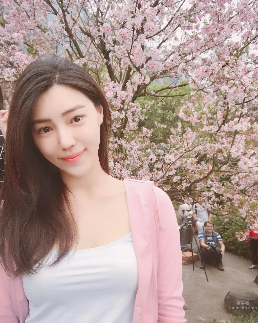 China Airlines Flight Attendant Livia Rong, Elegant Beauty Super Eye-Catching photo 29