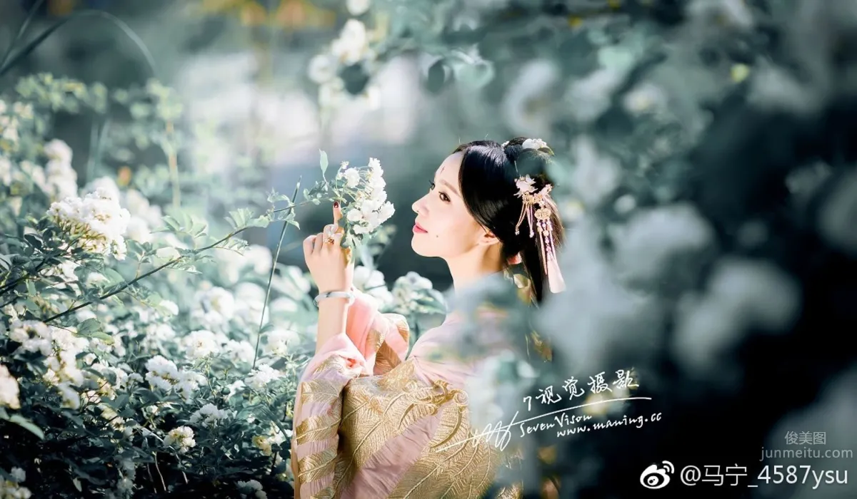 Classical Beauty Audrey Ru, Elegant Bearing Across Ten Miles of Peach Blossoms photo 12