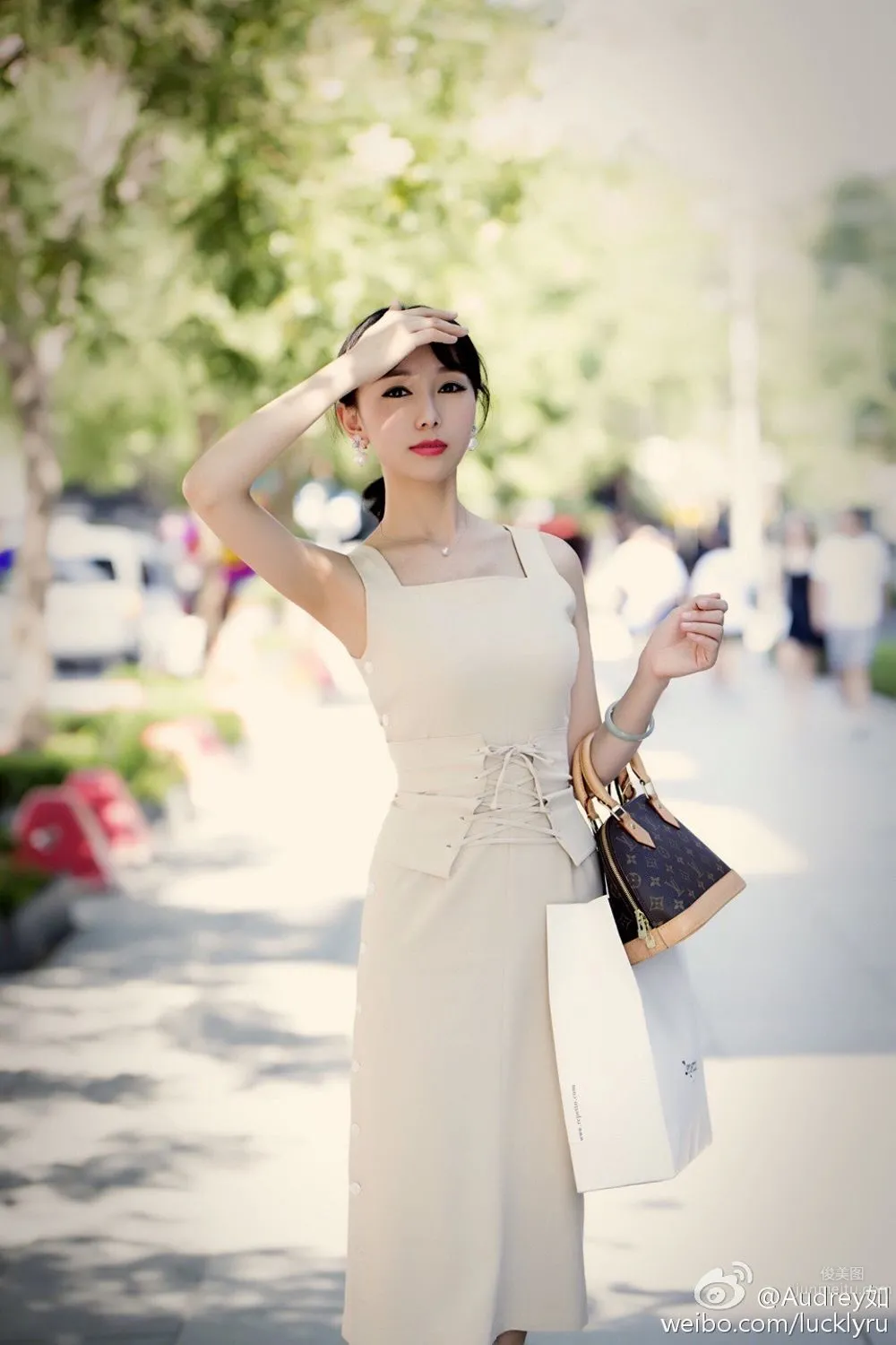 Elegant Beauty Audrey Ru, Fresh Street Snap and Beautiful Home photo 22