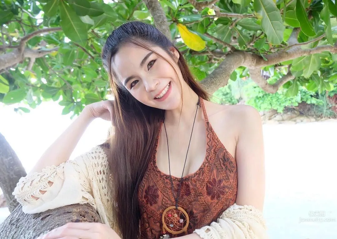 夏天好熱！泰國清新正妹Damiya Dada露蜜大腿+深V 30