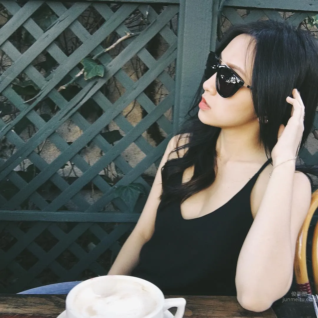 Vietnamese Mature Woman Jessie Luong: A Beauty with Off-the-Charts Cool Elegance photo 9